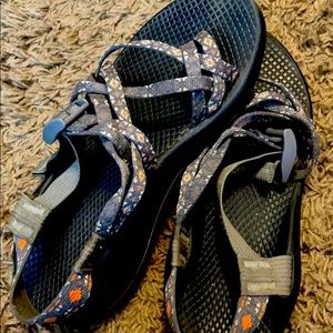 Women’s double strap toe loop chacos